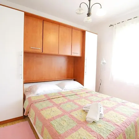 Apartments Iva Apartment *