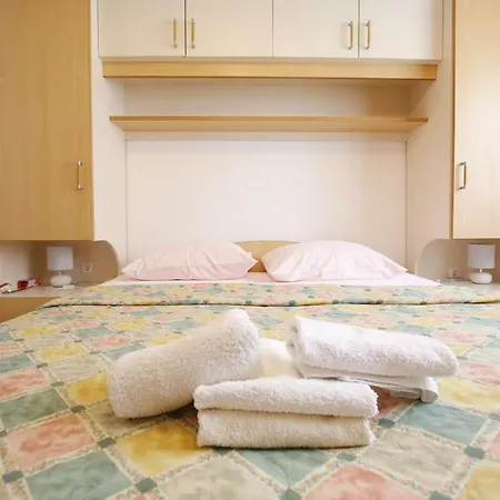 Apartments Iva Apartment *