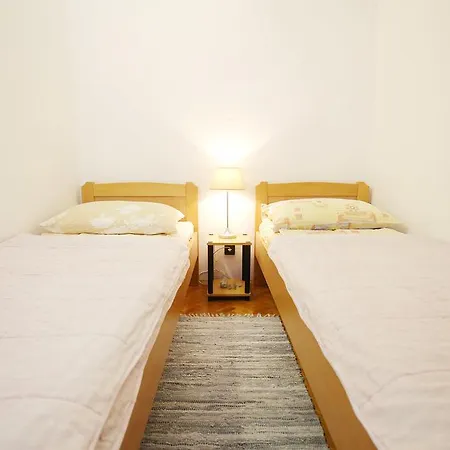 Apartments Iva Apartment *